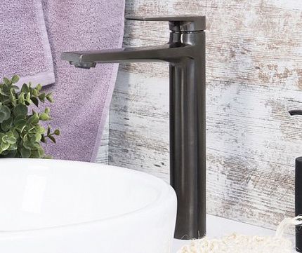 Высокий смеситель для умывальника Wiese 8403H